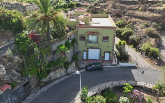 EXLUSIVA PROPIEDAD EN VENTA, CASA CON TERRENO, CUEVA Y VISTAS EN LA ZARZA, FASNIA OPORTUNIDAD UNICA!
